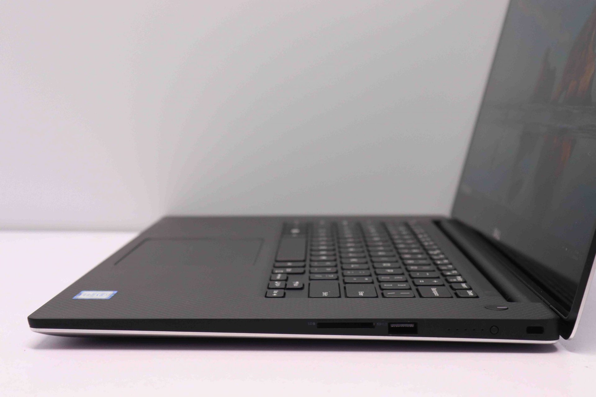 Đánh giá Dell Precision 5510: Nó có tốt cho doanh nghiệp không?