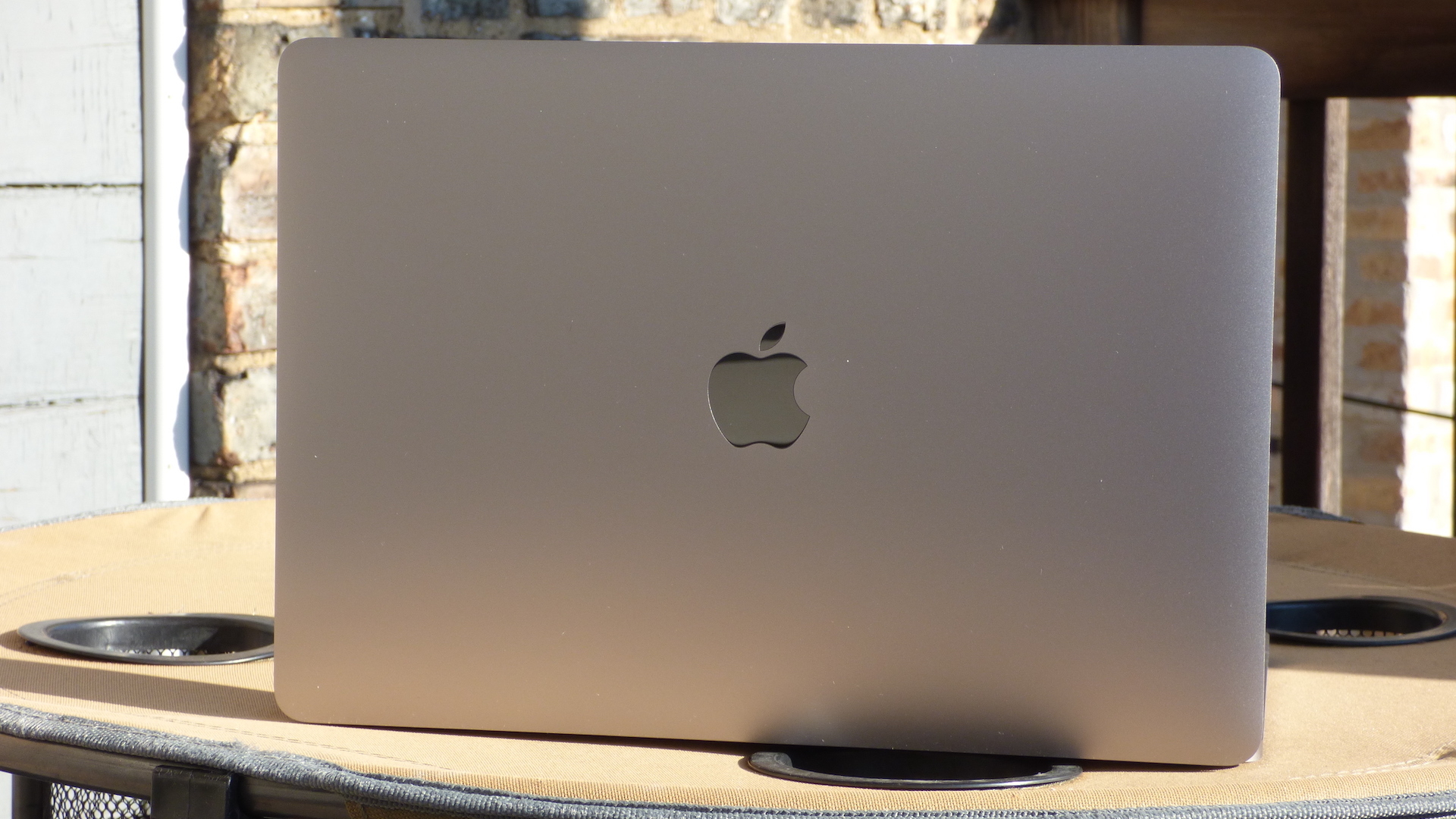 MacBook Pro 13-inch 2020- lời chia tay của Apple và intel