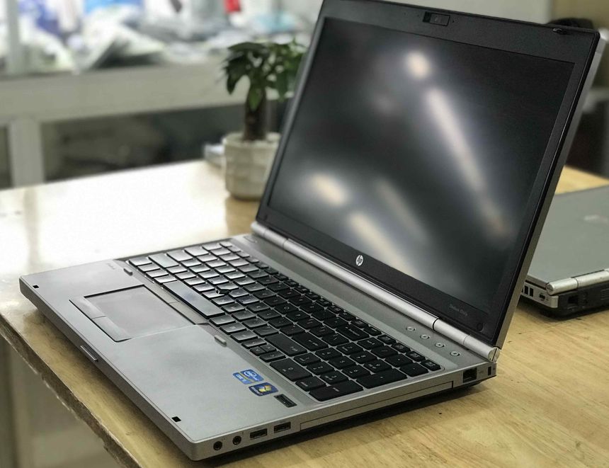 Laptop cũ Hp EliteBook 8560p i5 Card rời