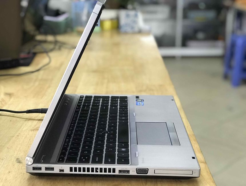 Laptop cũ Hp EliteBook 8560p i5 Card rời