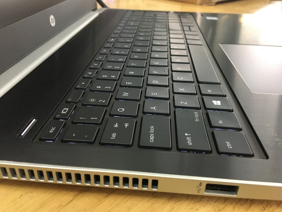 một góc bàn phím laptop HP 450 G5