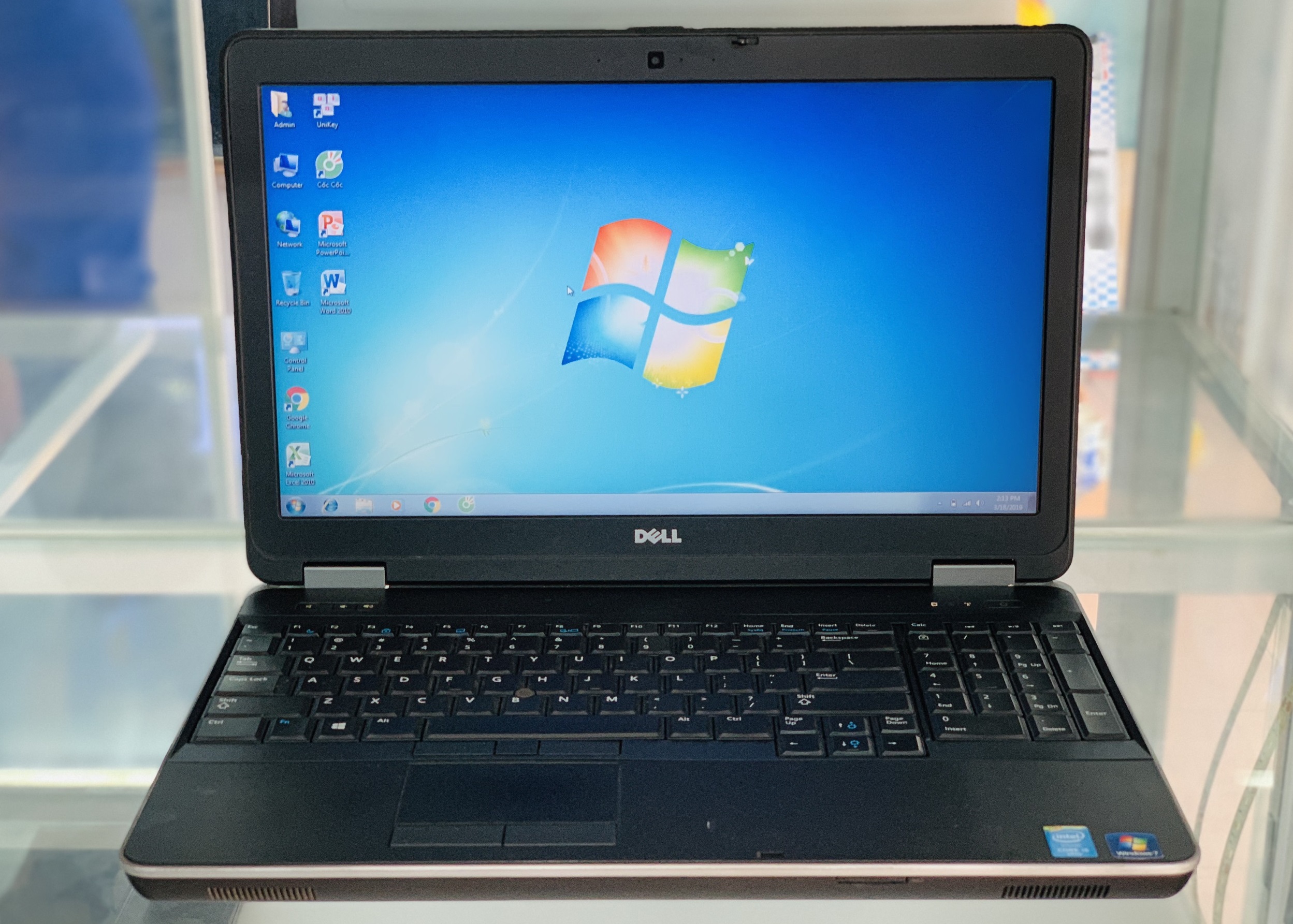 laptop cũ dell m2800