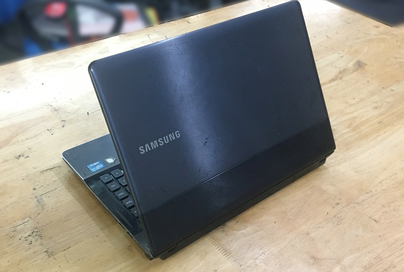 laptop cũ samsung NP300