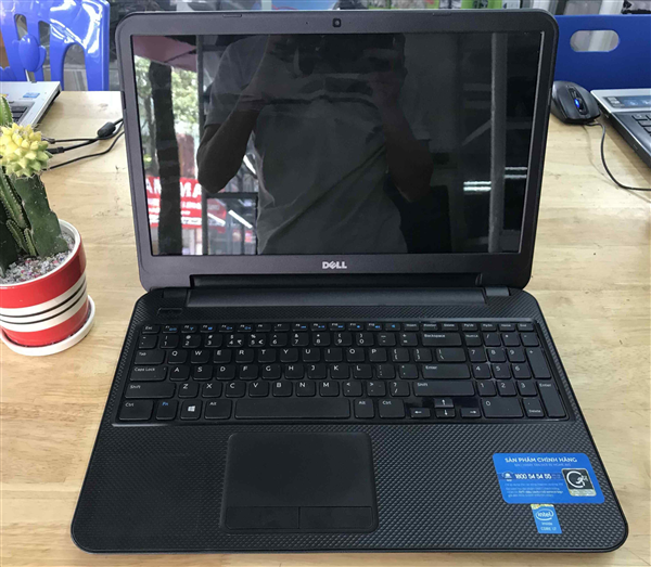 Laptop cũ Dell Inspiron 3537 Core i7
